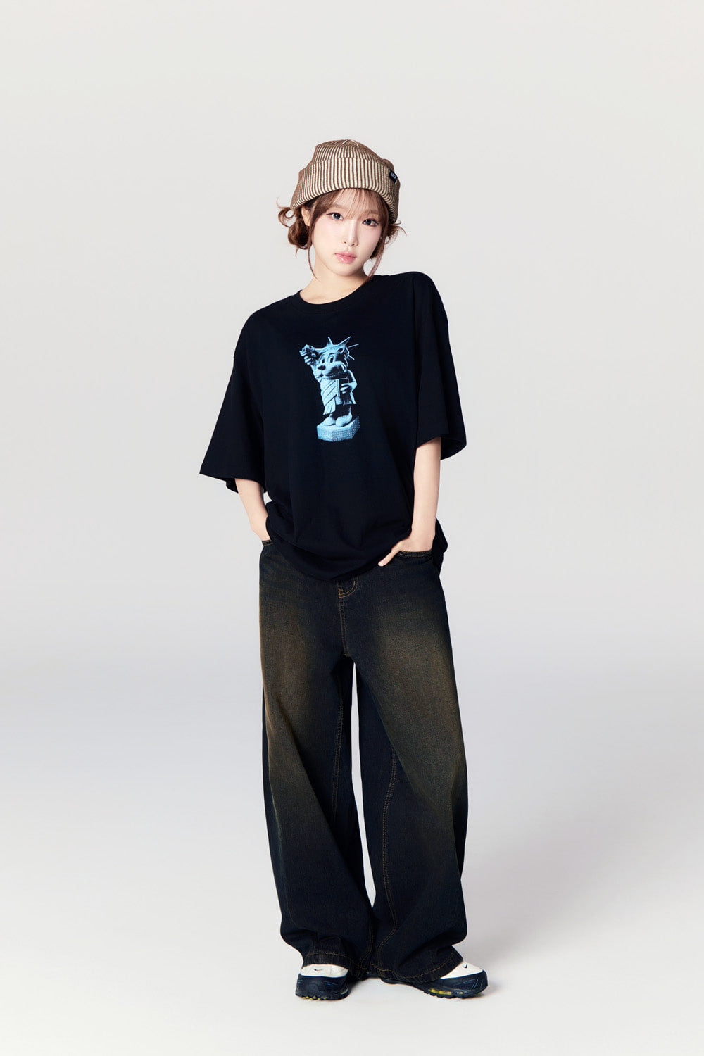 Yena x Adlv AC Bear Statue Of Liberty Short Sleeve T-Shirt