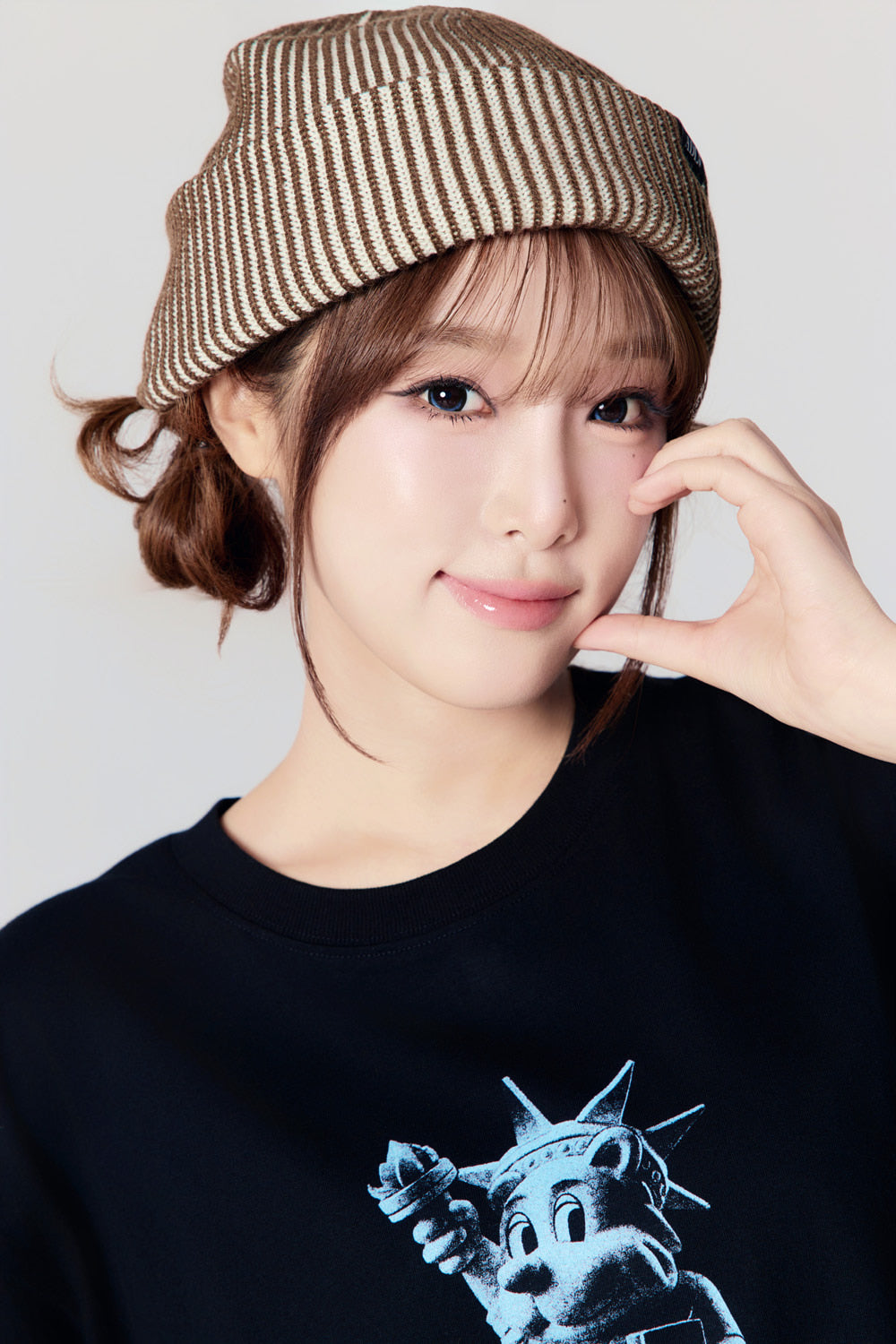 Yena x Adlv AC Bear Statue Of Liberty Short Sleeve T-Shirt