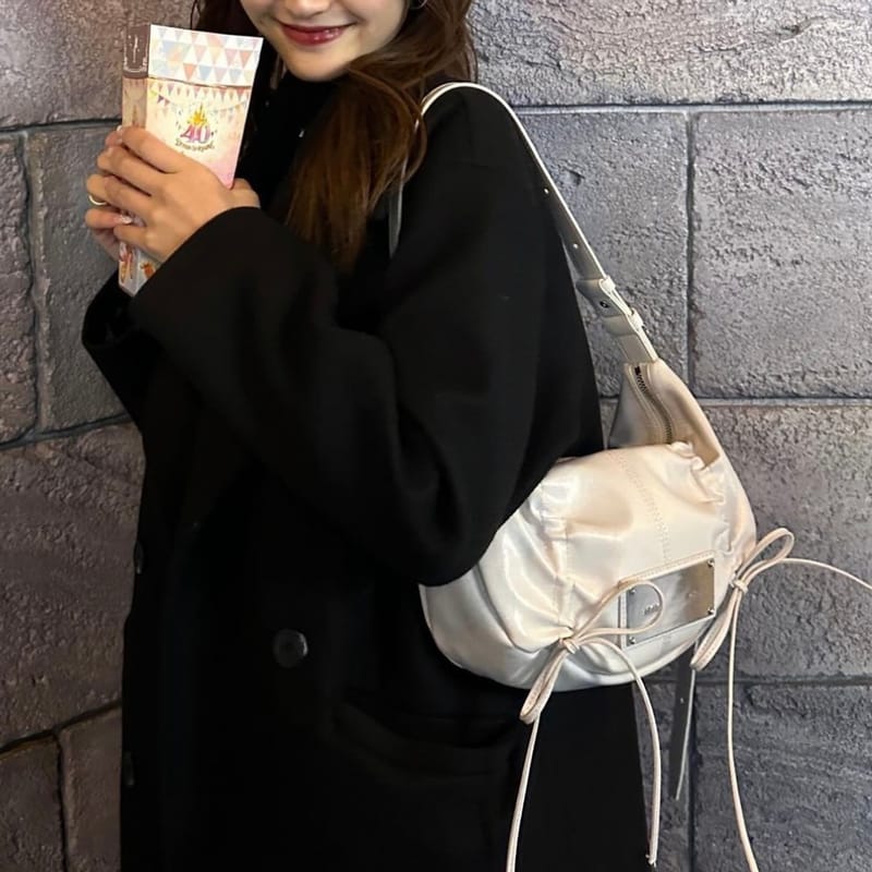 Matin Kim Half Shirring Ribbon Round Bag