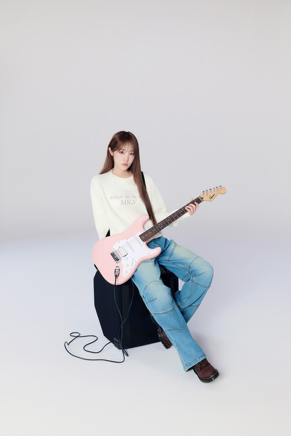 Yena x Adlv Woman basic Logo Knit