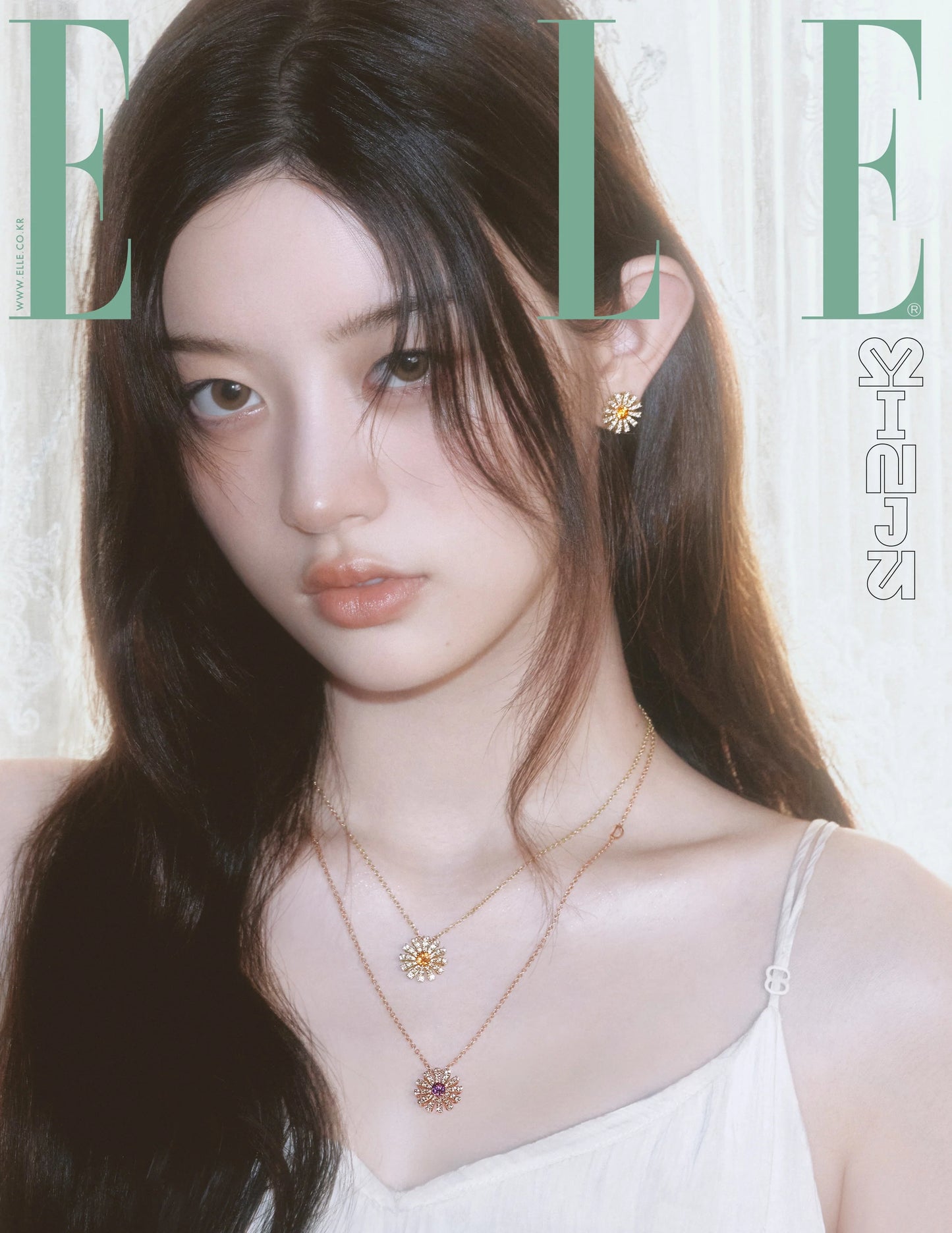 ELLE KOREA MAGAZINE SEPTEMBER 2025 (COVER : ILLIT)