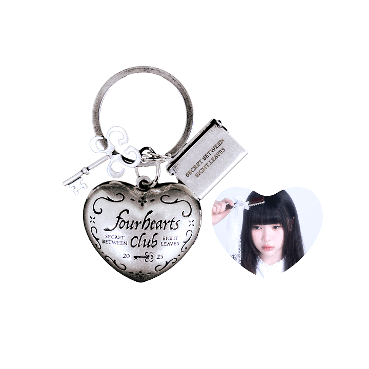 Hearts2Hearts ‘Four Hearts Club’ Official Merch