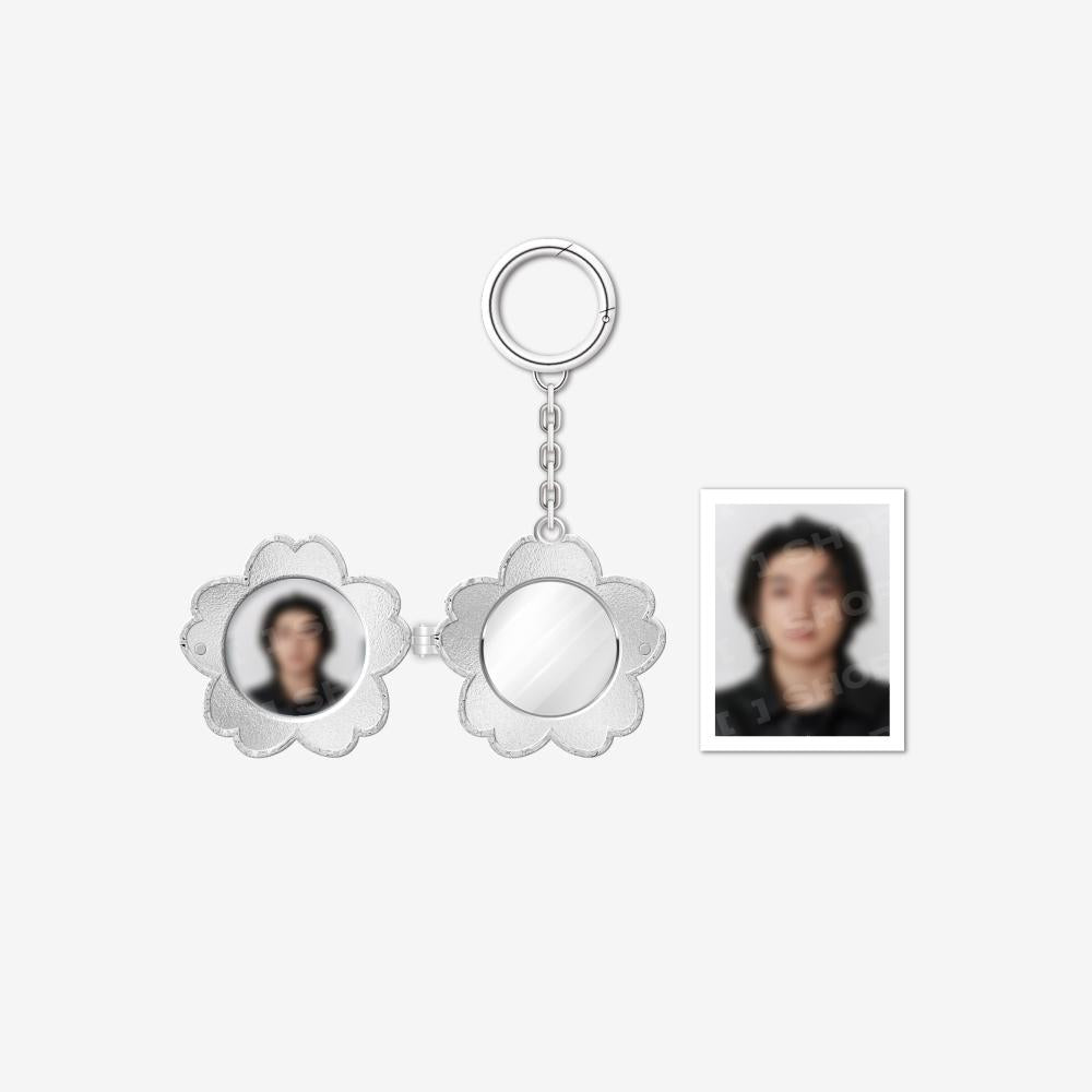DAY6 <FOREVER YOUNG> FINALE in SEOUL OFFICIAL MERCH