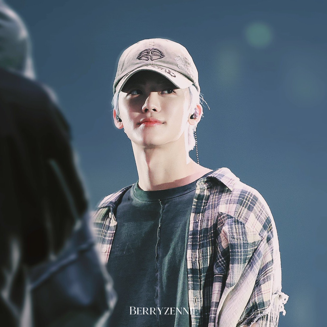 MAHAGRID LOGO BALL CAP WORN BY  NCT JAEMIN