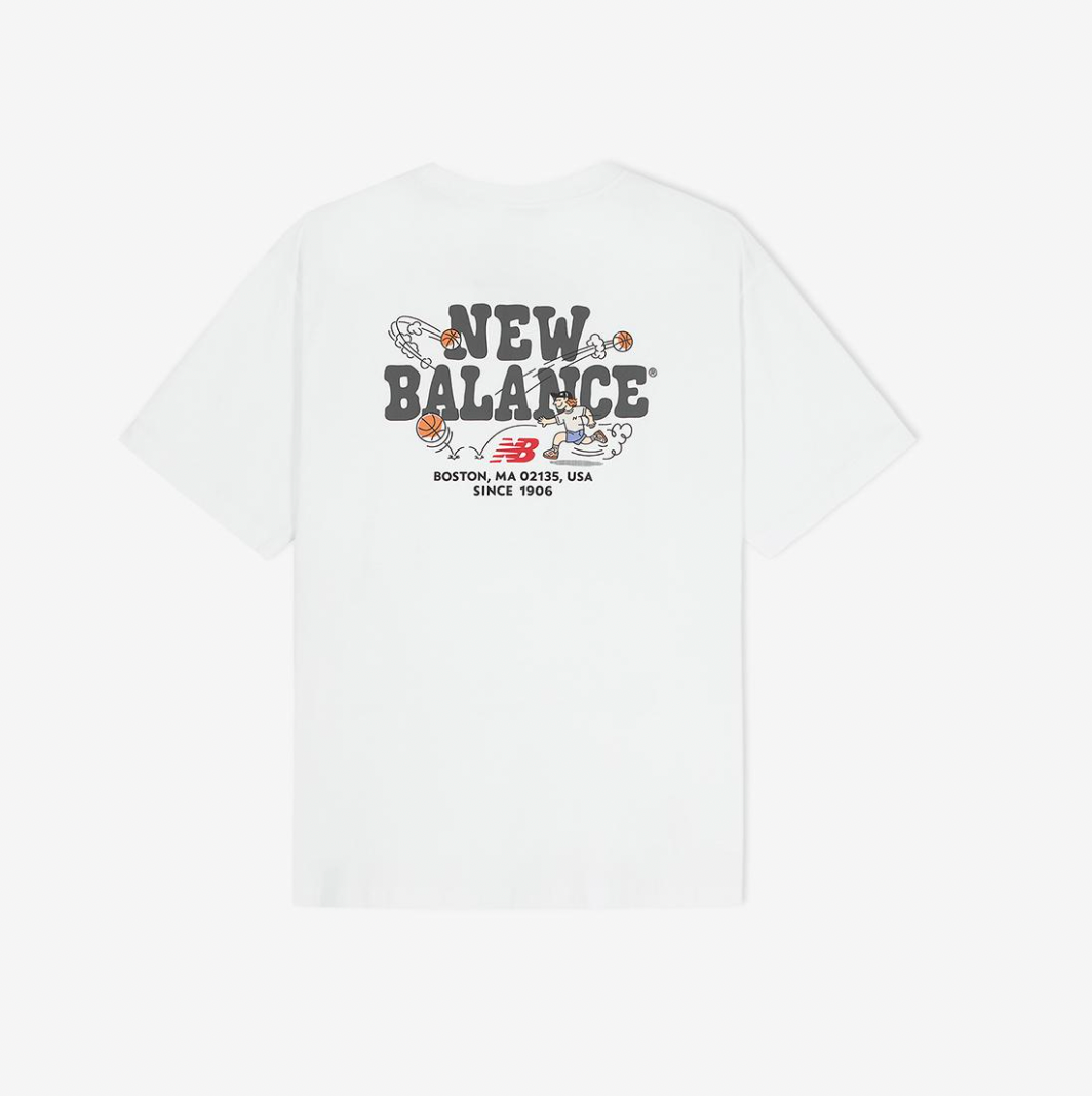 NEW BALANCE - UNI NB BOY Baketball Lettering S/S T-Shirt (IU's Pick)