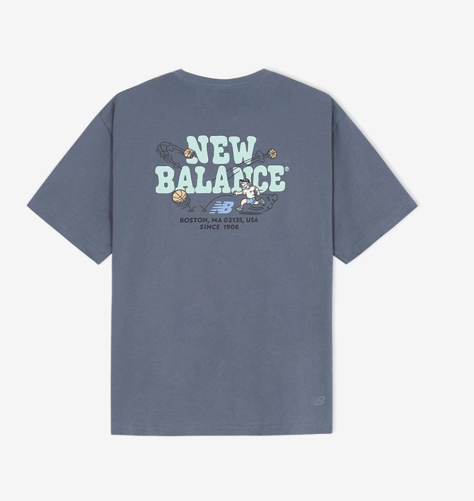 NEW BALANCE - UNI NB BOY Baketball Lettering S/S T-Shirt (IU's Pick)