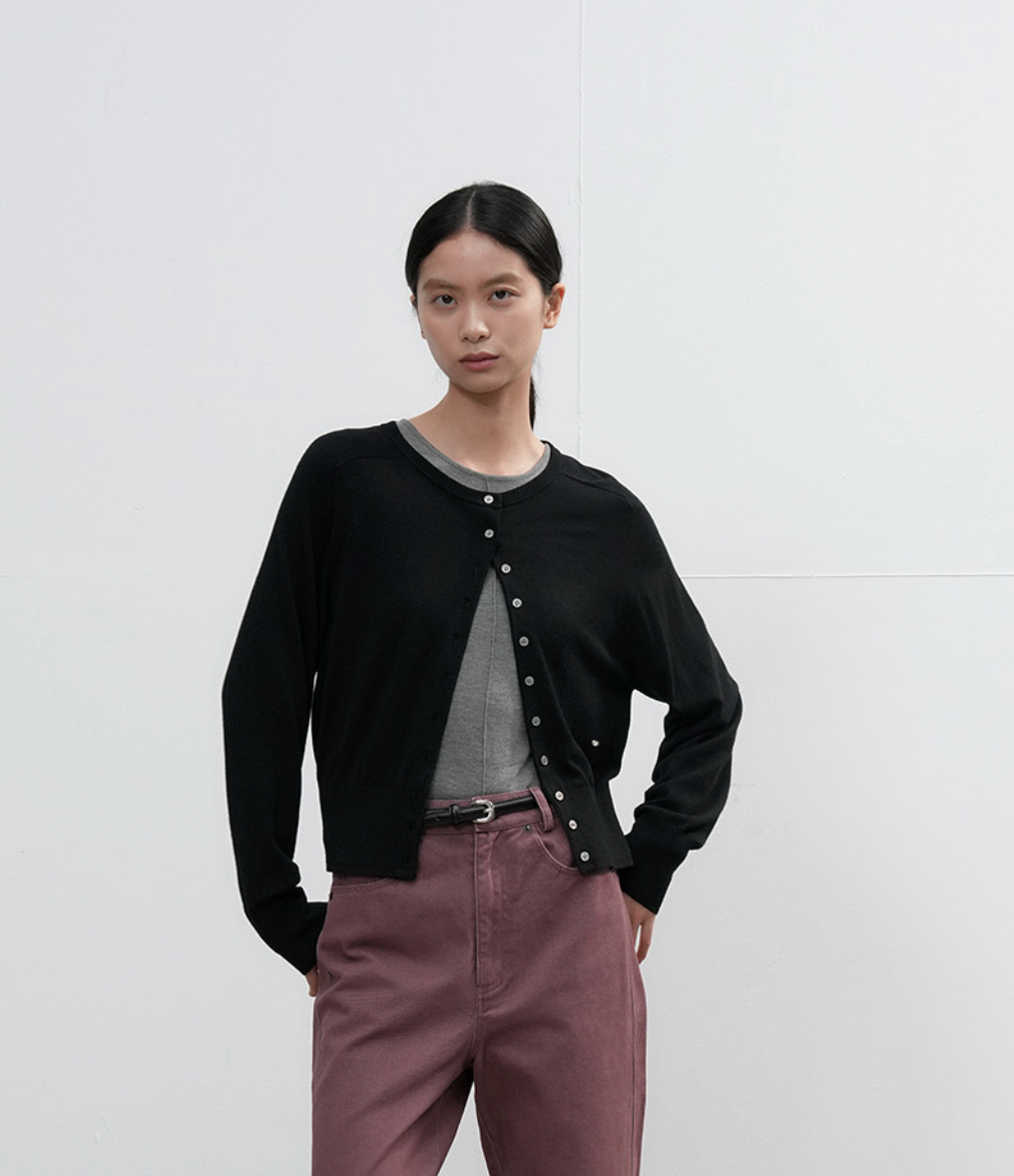 GENERAL IDEA -   WOMAN Signature Crewneck Cardigan