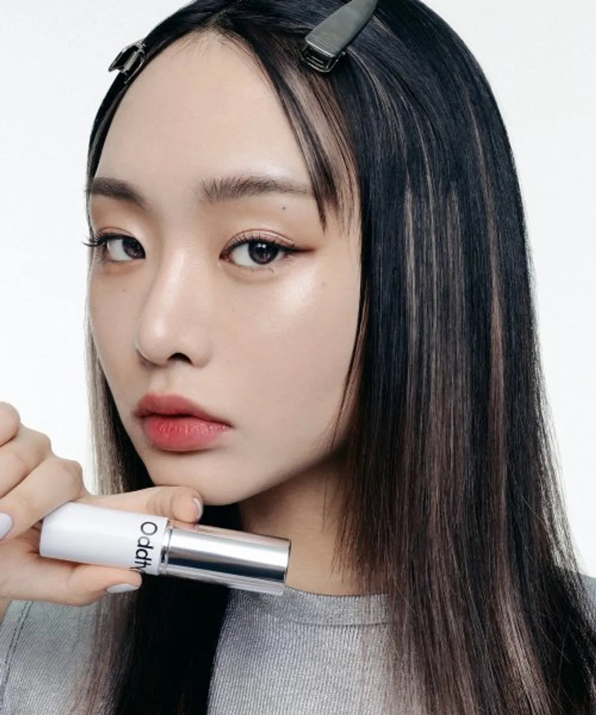 Odd Type Unveiled Skin Highlighter