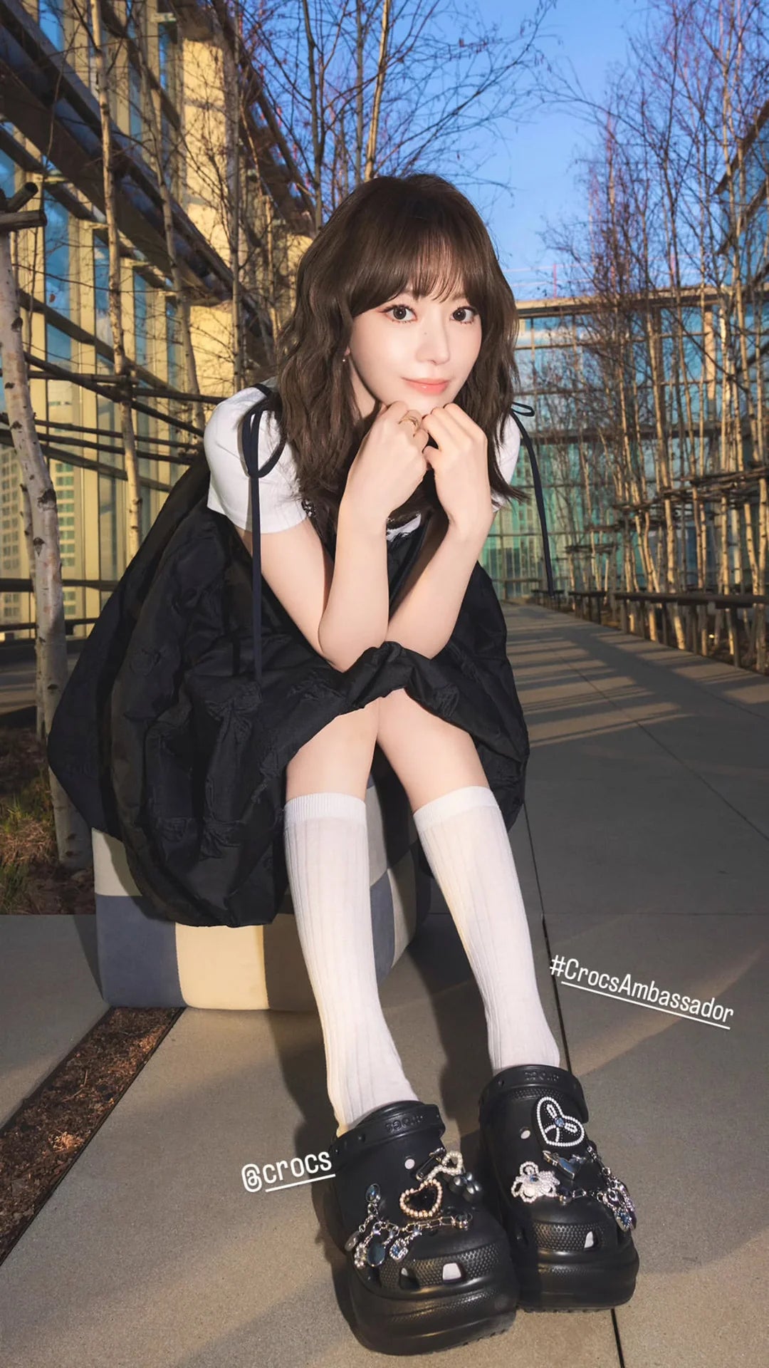 LE SSERAFIM SAKURA X CROCS BAE CLOG