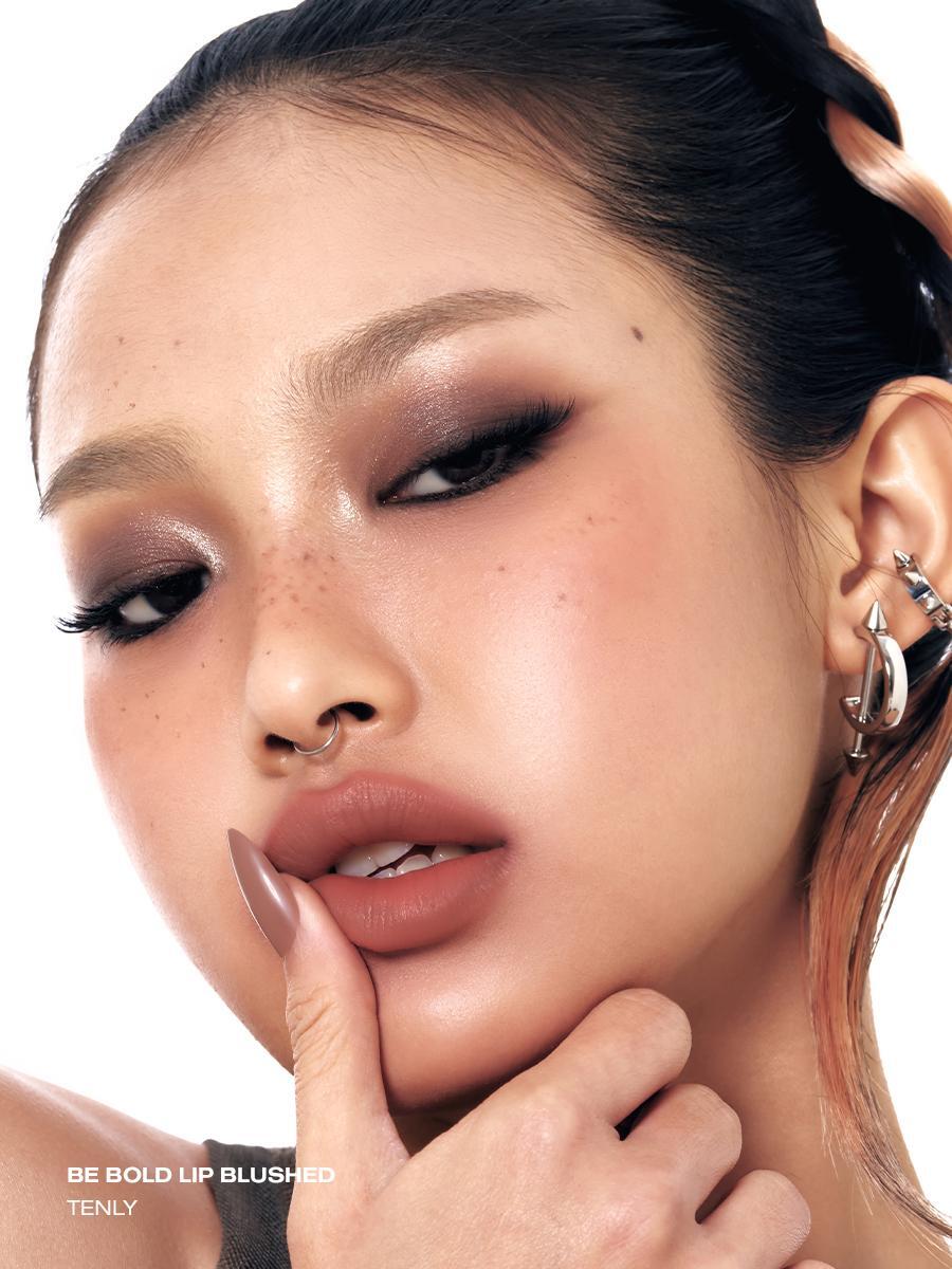 Risky Be Bold Lip Blushed