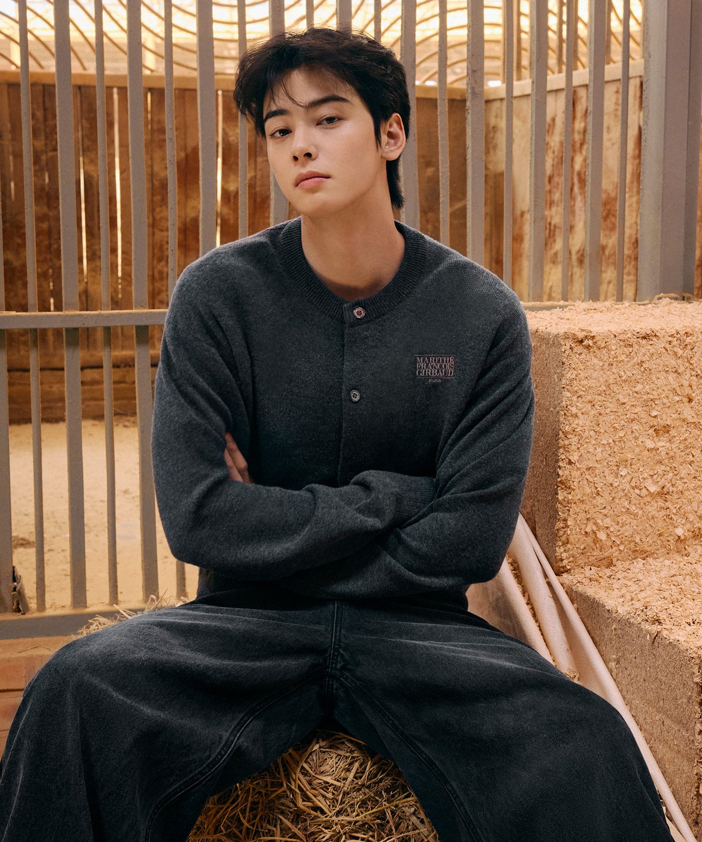 [Cha Eunwoo & Go Youn Jung Worn] Marithé et François Girbaud Basic Round Neck Cardigan