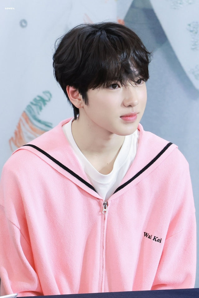 [NCT WISH Sakuya Worn] Wai Kei Marine Zip-Up Cardigan Pink