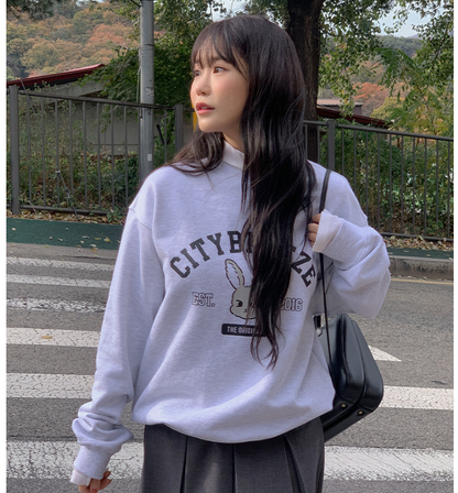NCT DOYOUNG X CITYBREEZE City Snappy Graphic Sweatshirt_Melange White