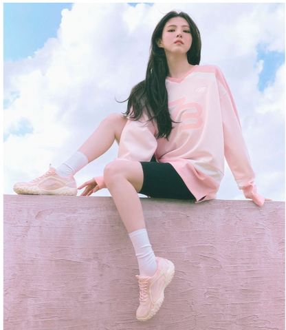[Han So-Hee & Lesserafim Sakura Worn] Fila Echappe Blossom Shoes