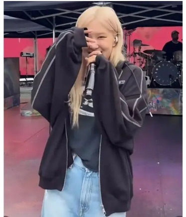 [Blackpink Rosé X Puma] T7 Oversized Full Zip Hooded Training Top