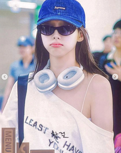 [Twice Nayeon & Redvelvet Joy Worn] YOUHEE Off-Shoulder Sweatshirt