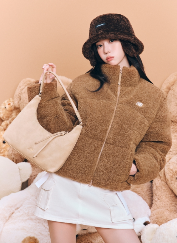 [Aespa Winter Pick] New Balance Suede Sportive Hobo Bag