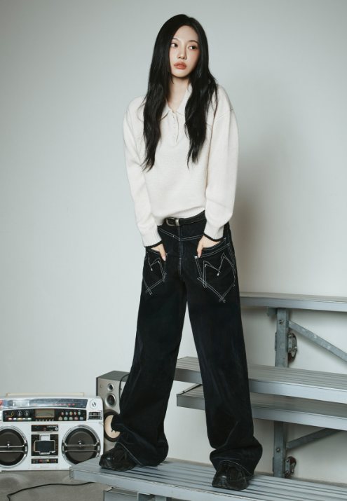 [Aespa Ningning Worn] Matin Kim Revese Velvet Wide Denim Pants