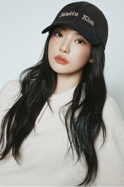 [Aespa Ningning Worn] Matin Kim Classic Logo Corduroy Brim Ball cap