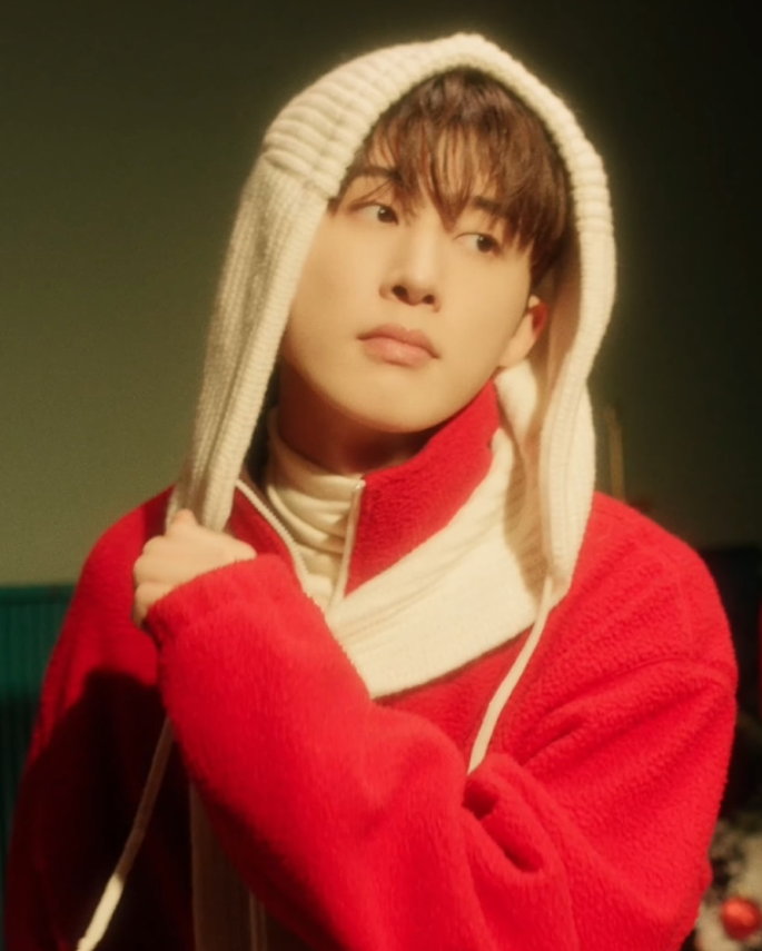 [B.I Worn] Varzar Logo Label Hood Muffler