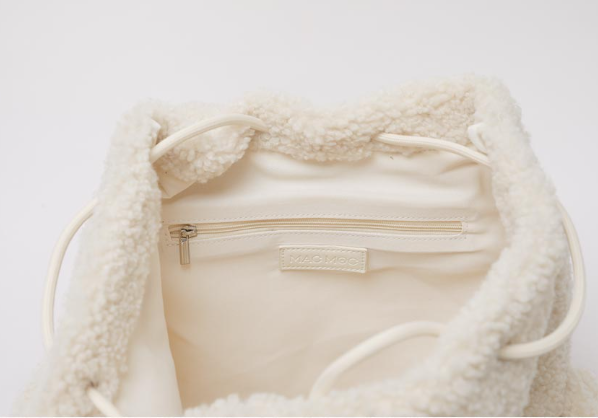 Macmoc Tta-ry Tta-ry Fur Poggle Backpack Ivory