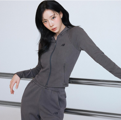 [Aespa Winter Pick] 26SS New Balance Women Soft Fresh Golji Two-Way Zip-Up Hoodie (Slim Fit)