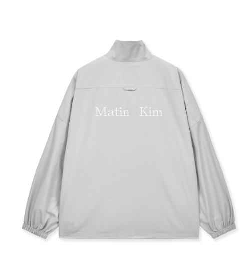 [Ive Liz Pick] Matin Kim Back Logo High Neck Jumper