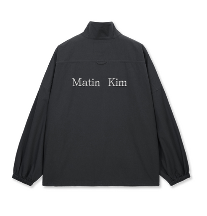 [Ive Liz Pick] Matin Kim Back Logo High Neck Jumper