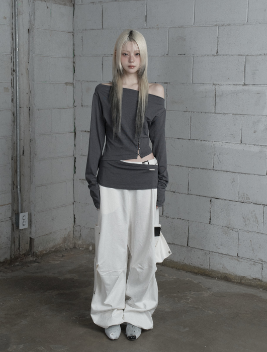 [Itzy Ryujin Worn] ETRE AU SOMMET Cut-Out Open Long Sleeve