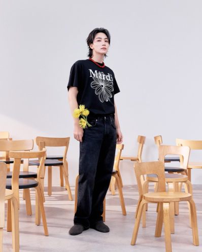 [Seventeen Jeonghan Pick] 26FW Mardi Mercredi T-Shirt LA Fleur