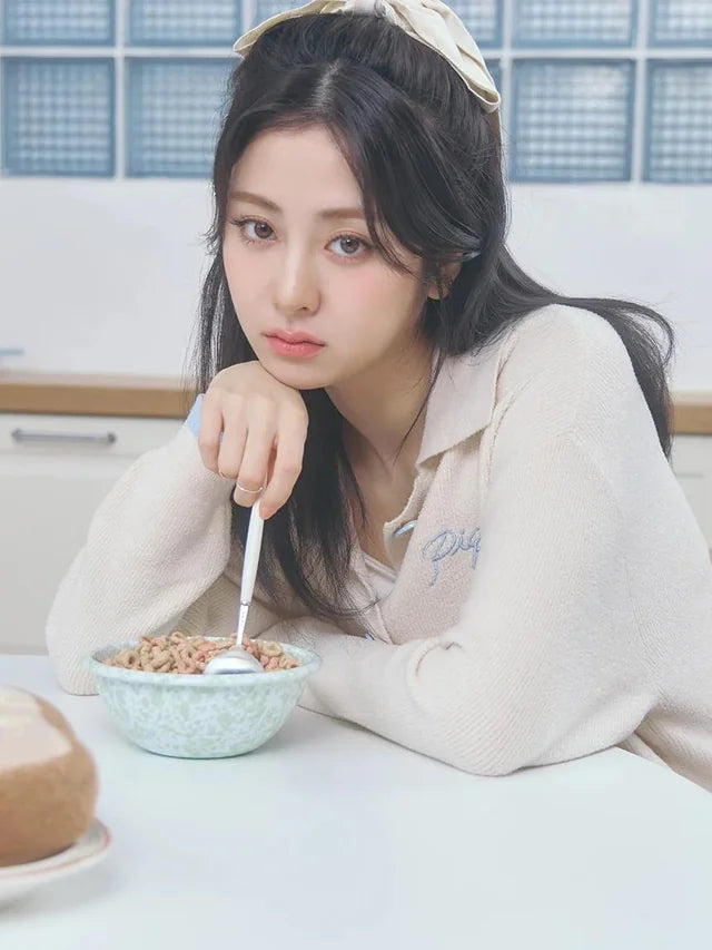 [Lesserafim Yunjin Pick] Gelato Pique Goalie Knit Cardigan