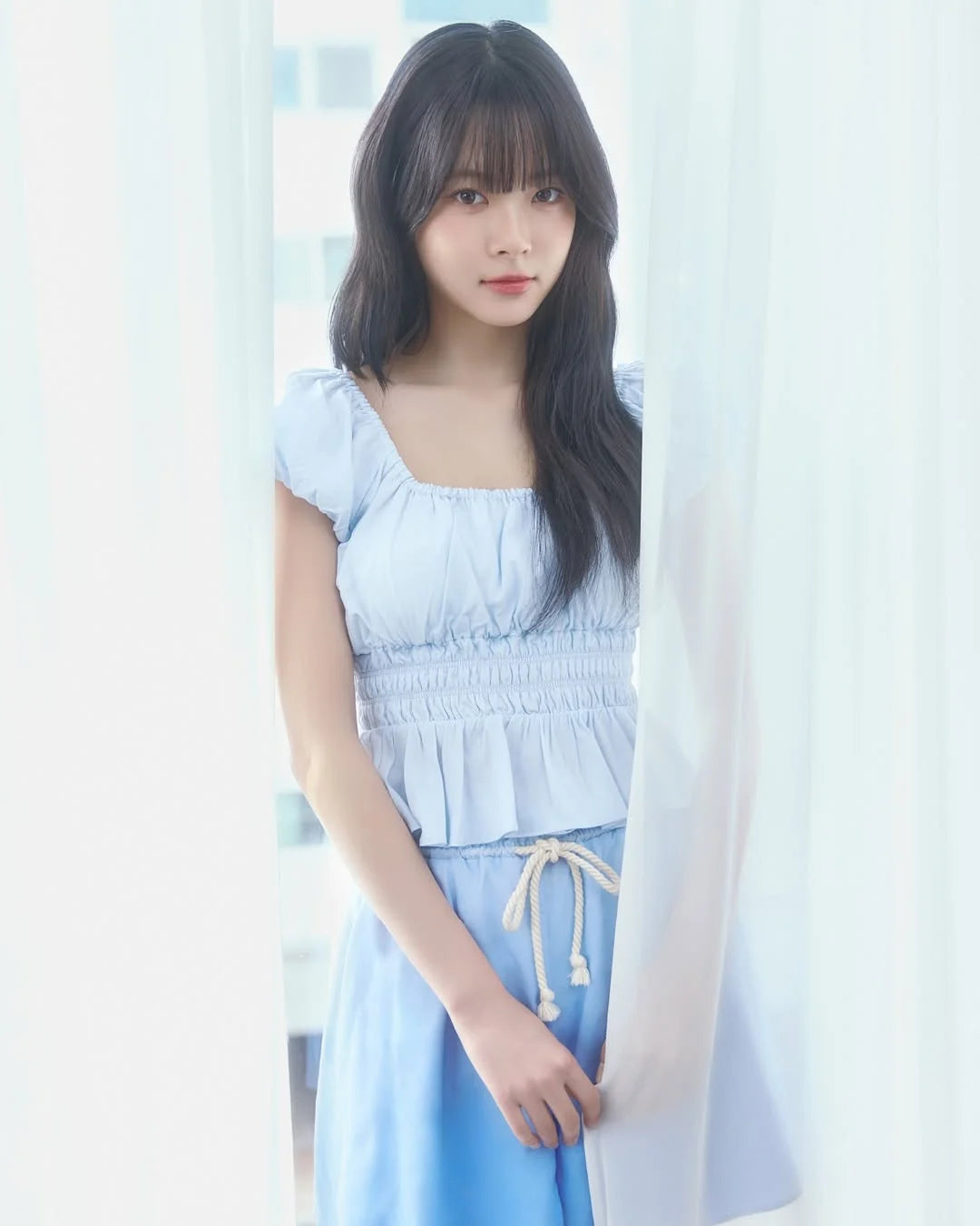 [Lesserafim Eunchae Pick] Gelato Pique Shirring Detail Pullover/Gradient flare shorts