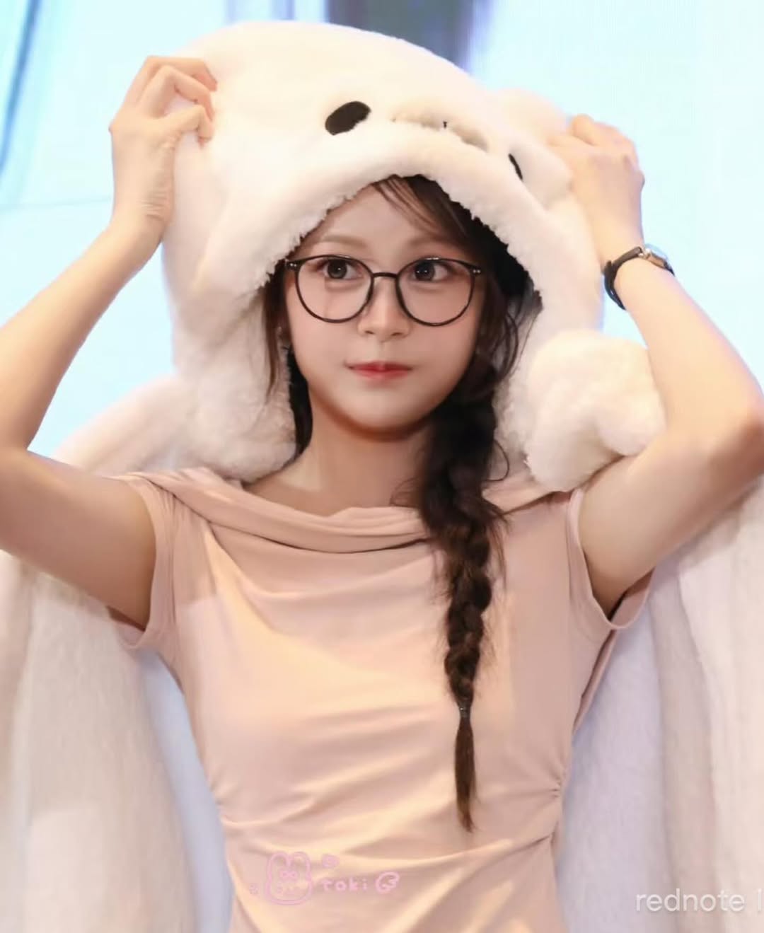 [Hearts2Hearts Carmen Worn] Illigo Bow Off-shoulder Tee