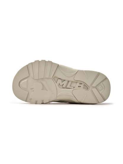 [Aespa  Karina Worn] MLB Curve Runner New York Yankees Shoes