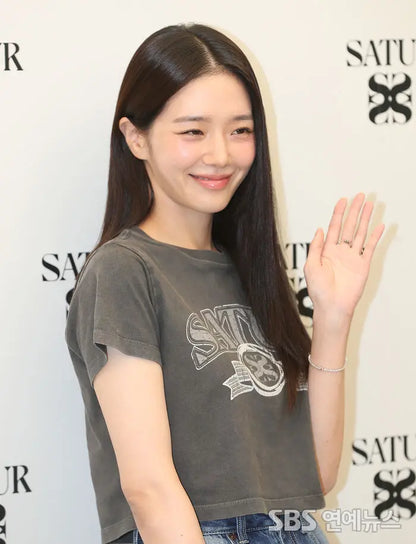 [Park Gyu-young Pick] Satur Arch Logo Pigment Washed Short Sleeve T-Shirt