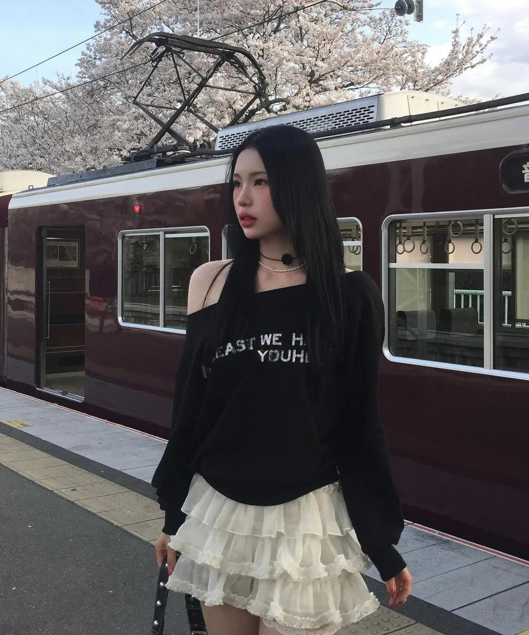[Twice Nayeon & Redvelvet Joy Worn] YOUHEE Off-Shoulder Sweatshirt