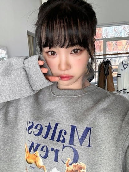 [Lesserafim Chaeyeon Worn] Wai Kei Maltese Crew Sweatshirts