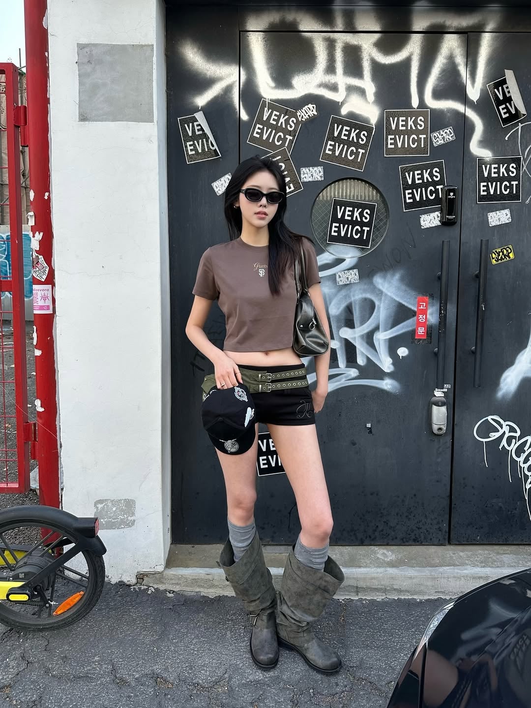 [Aespa Karina Worn] 26 Summer MLB Women's Sheriff Logo Point Comfortable Crop Short Sleeve T-Shirt