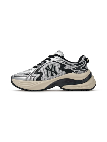 [Aespa  Karina Worn] MLB Curve Runner New York Yankees Shoes
