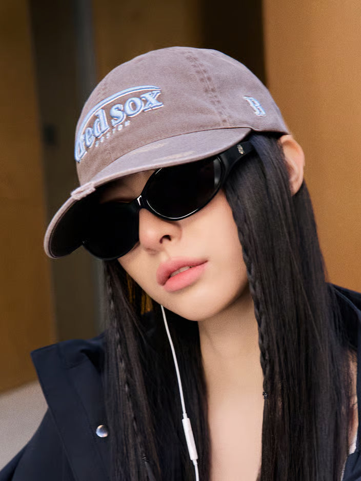 [Aespa Karina Pick] 26SS MLB Vintage Damage Curve Logo Unstructured Ball Cap New York Yankees