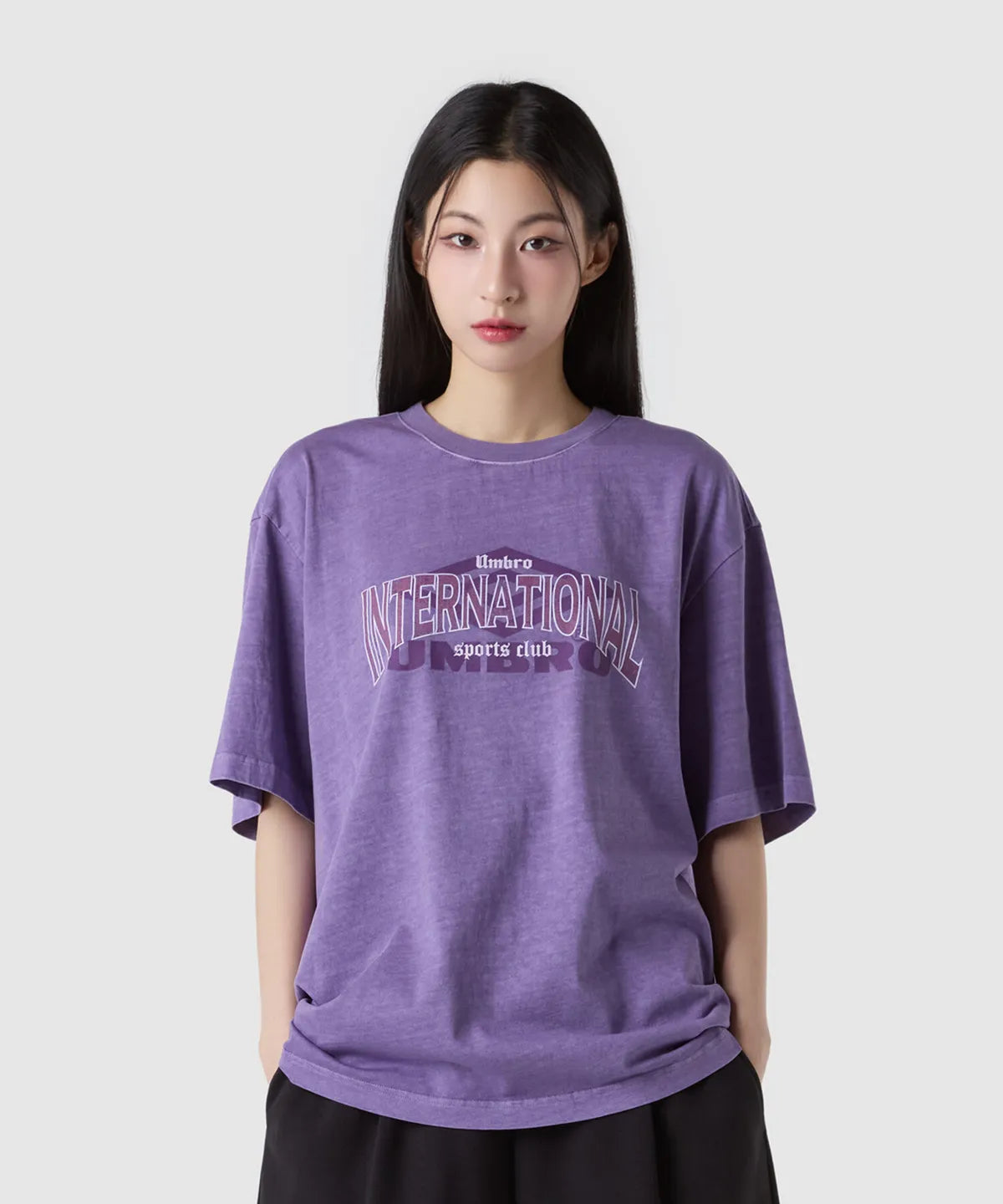 【UMBRO】HBL Weeknd Hooligan Pigment Dying Graphic T-shirt DAY6 x Umbro] HBL Weekend Hooligan Pigment-Dyed Lettering