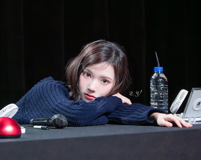 [Hearts2Hearts Jiwoo Worn] Oafish Off Shoulder Knit Zip-Up