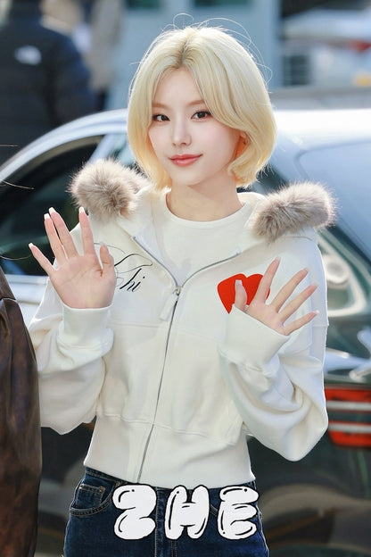 [Itzy Yeji Won] Sculptor Faux Fur Trimming Hooded Zip-Up White