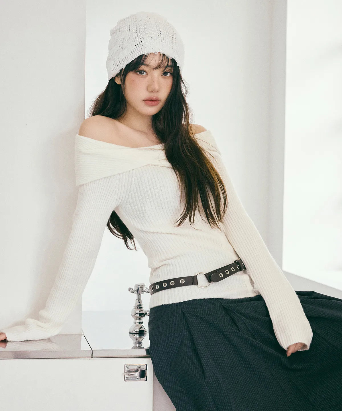 [Ive Wonyoung Worn] RolaRola Wool Blended Twist Buton off Shoulder knit Ivory
