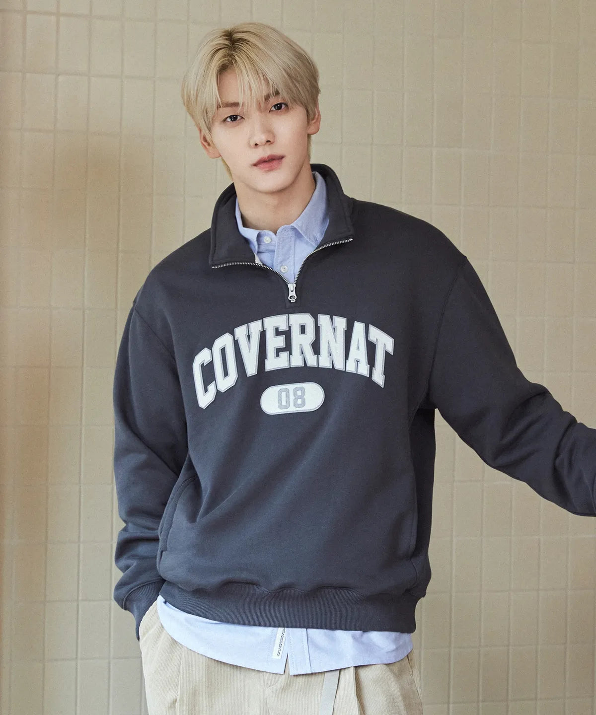 [TXT Soobin Worn] Covernat Arch Logo Half Zip-up Sweatshirt