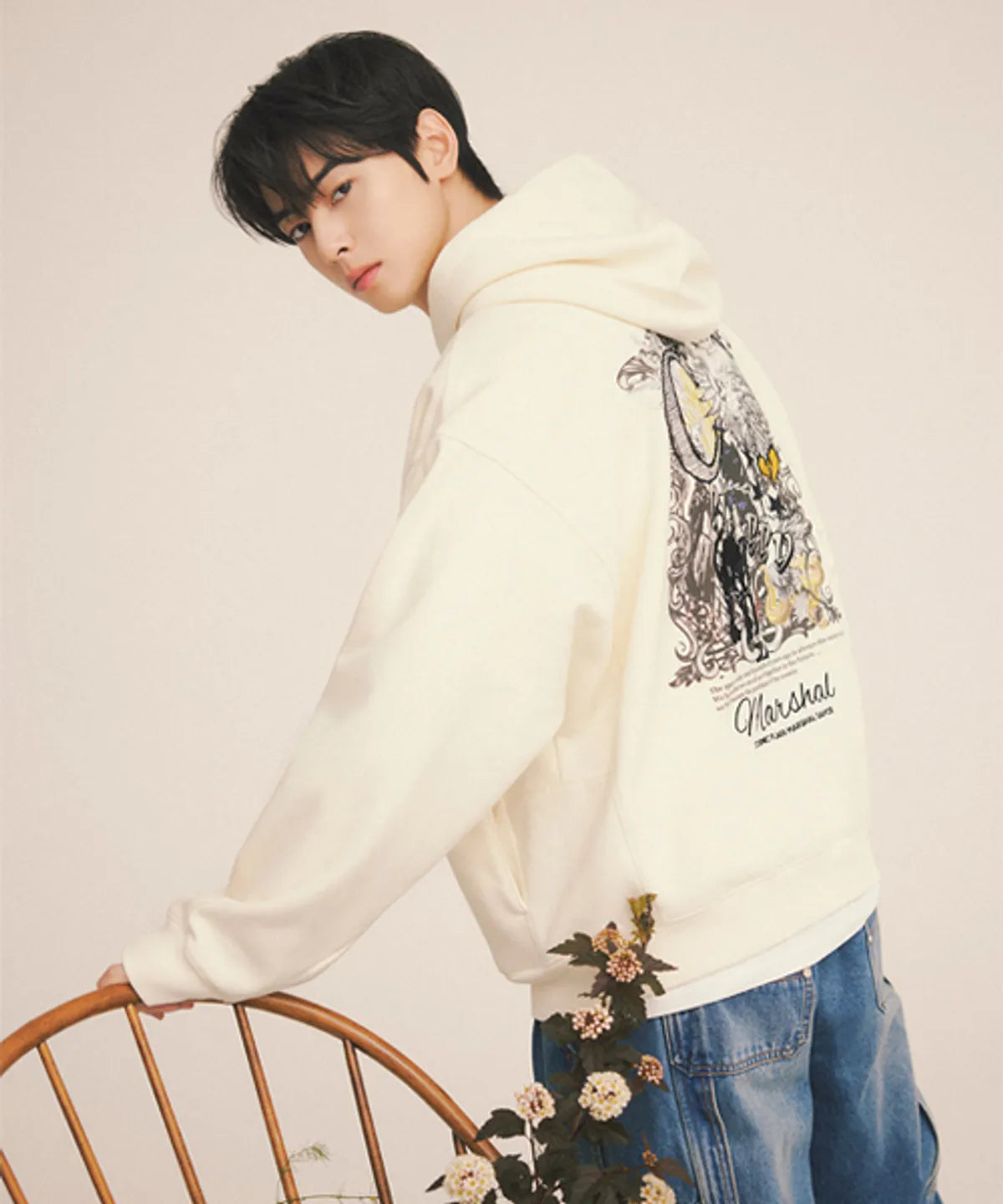[Cha Eun Woo Worn] Liber Classy Ivory Back Print Artwork Hooded T-Shirt