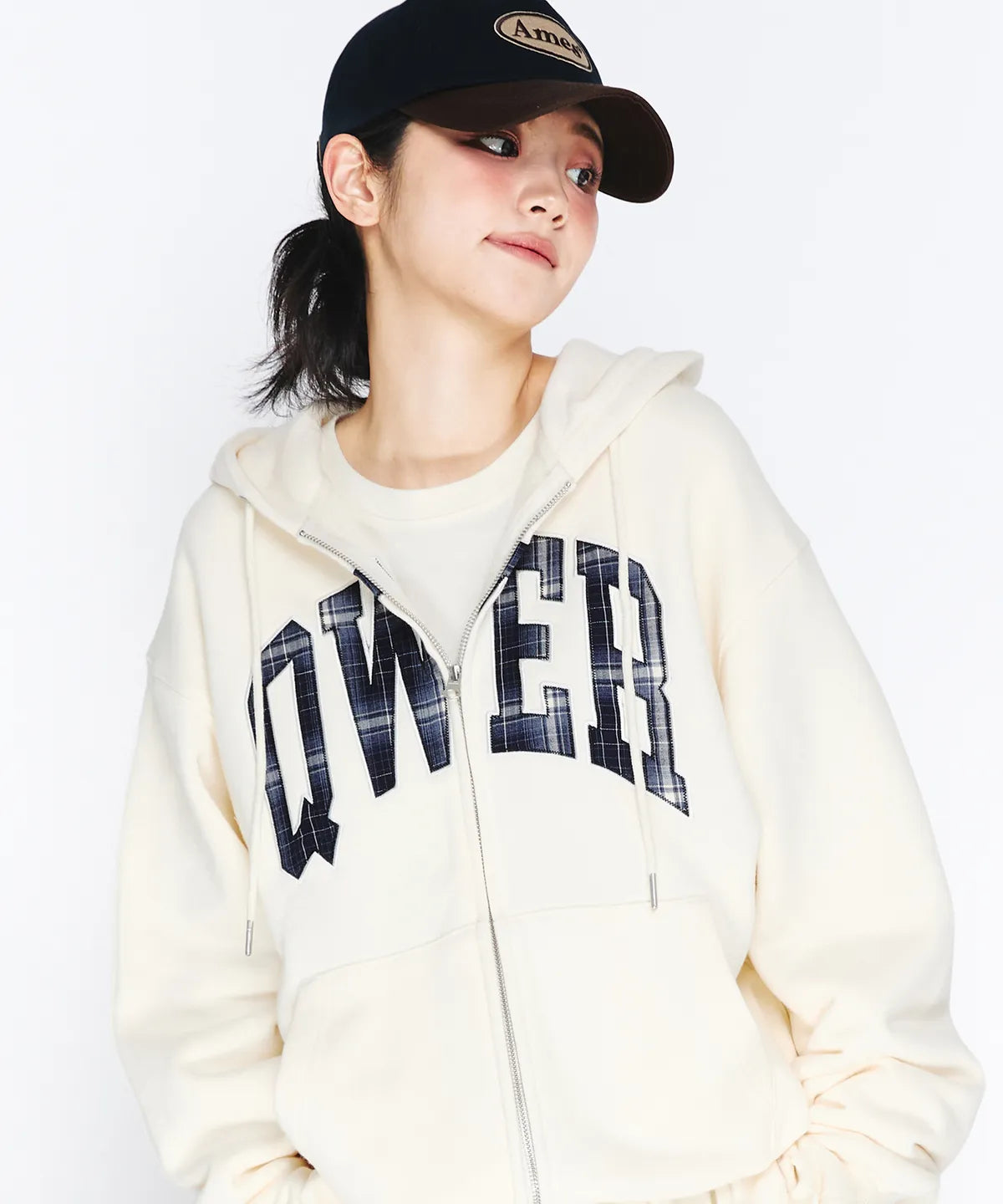 [Qwer X Ames ] 25FW QWER Basic Applique Hoodie Zip-Up