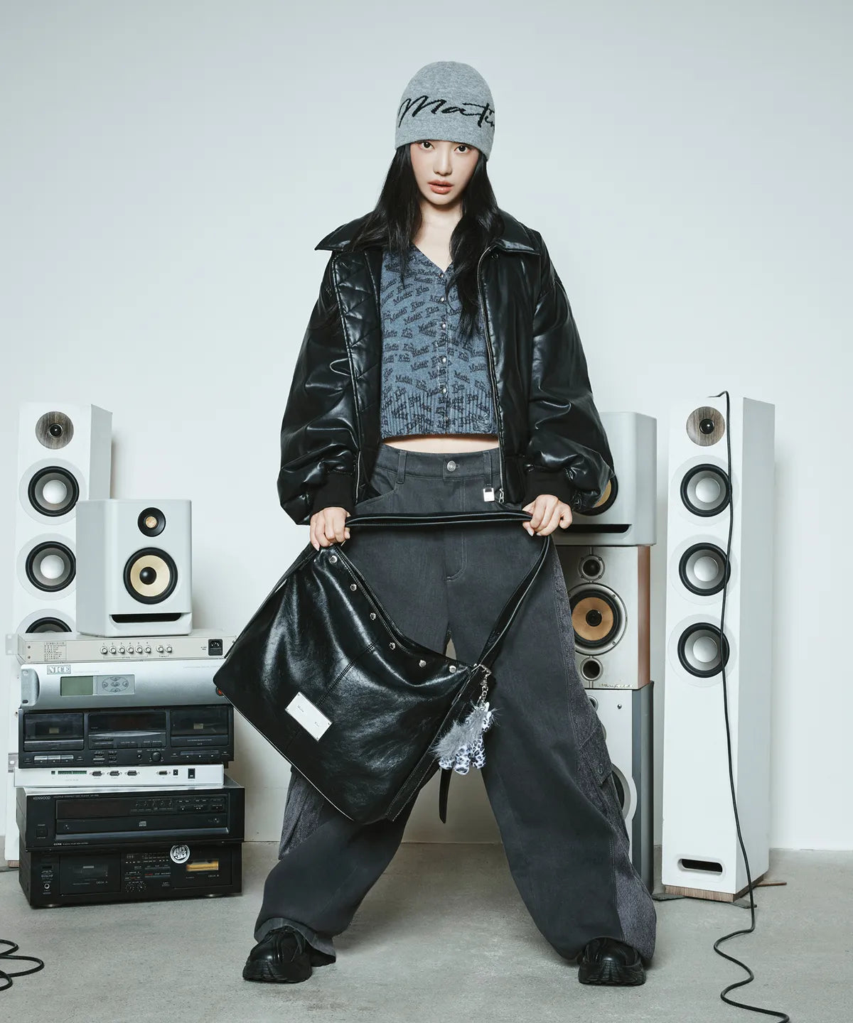 [Aespa Ningning Pick] Matin Kim Matin Stud Point Large Shoulder Bag