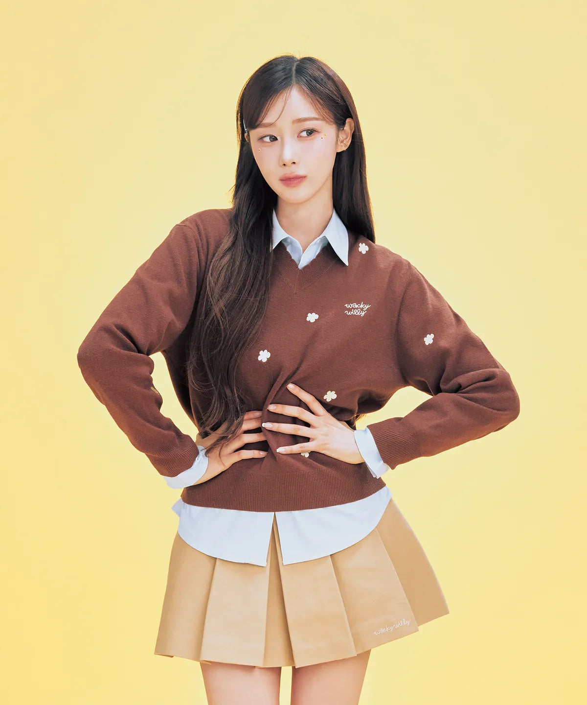 [Aespa Giselle Worn] 26SS Women's Lily Dot V-Neck Pullover Brown