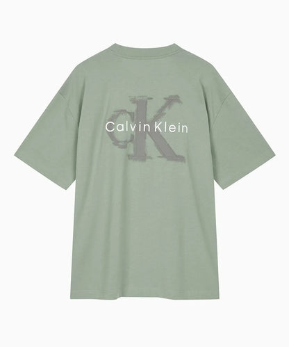 [LNGSHOT Worn] Calvin Klein Oversized Embossed Monologo Short Sleeve T-shirt